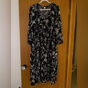Old Navy Black and White Floral Long Sleeve Dress